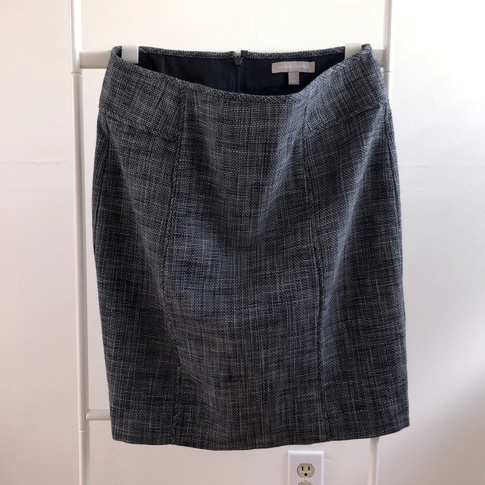 Beautiful textured Banana Republic skirt